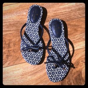 NWOT Kate Spade Navy and White Mystic Sandal